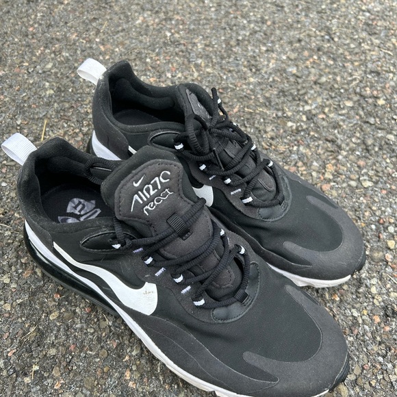 NIKE AIRMAX 270 REACT - BLACK/WHITE - Picture 2 of 5